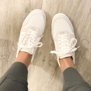 Universal Thread Hal Sneakers